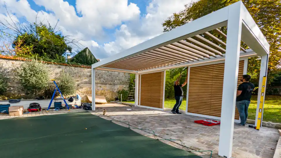 Timelapse-installation-Pergola-bioclimatique